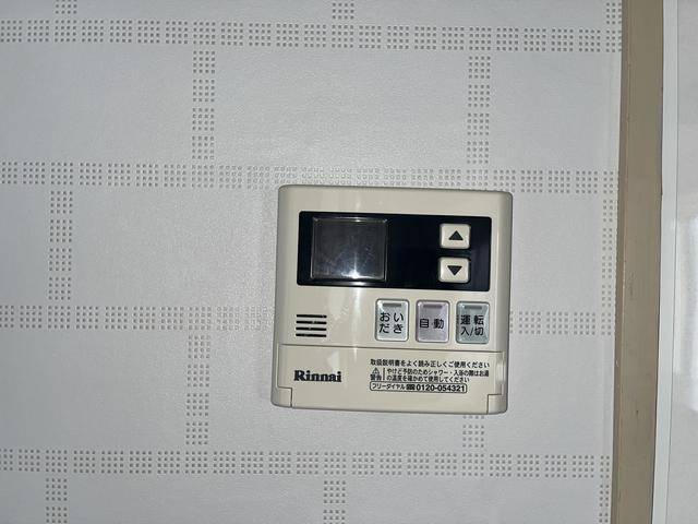 ����21
