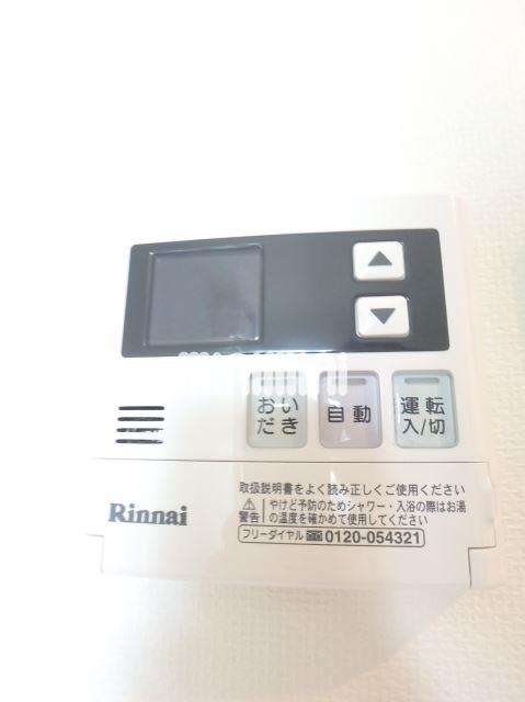 ����9