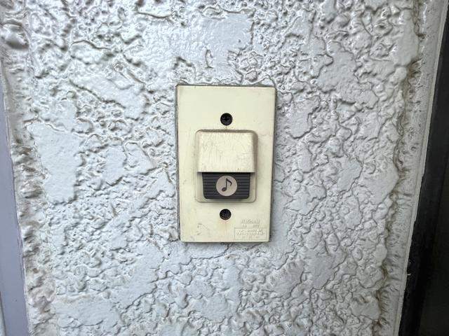 ����12