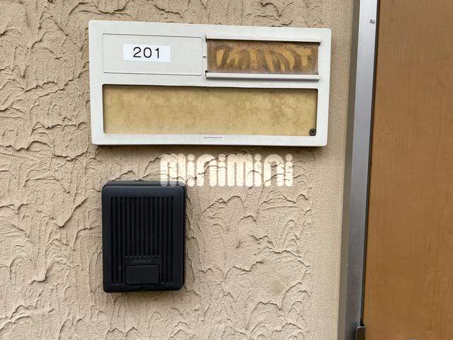 ����10