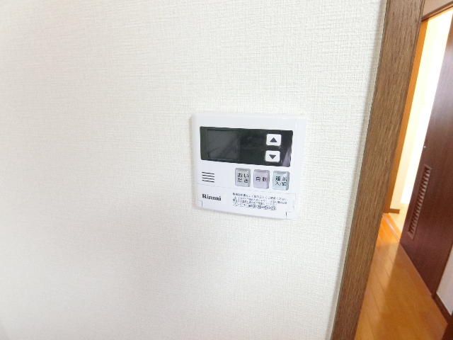 ����13