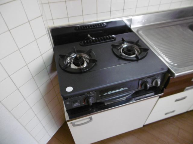 ����16
