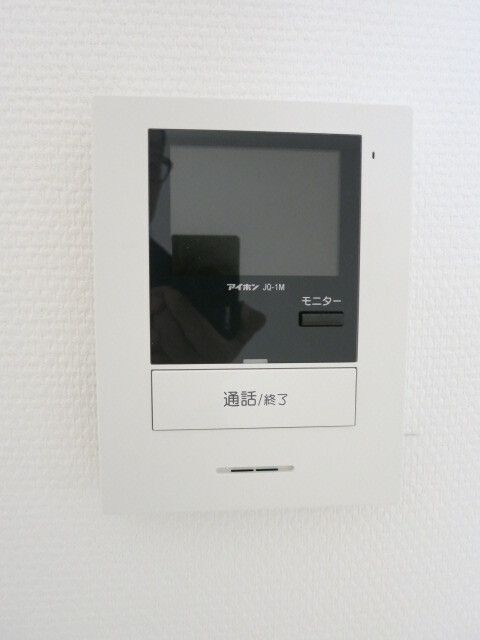 ����8