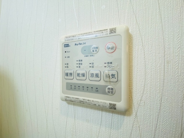 ����8