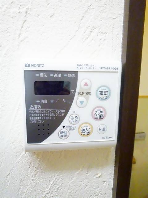 ����3