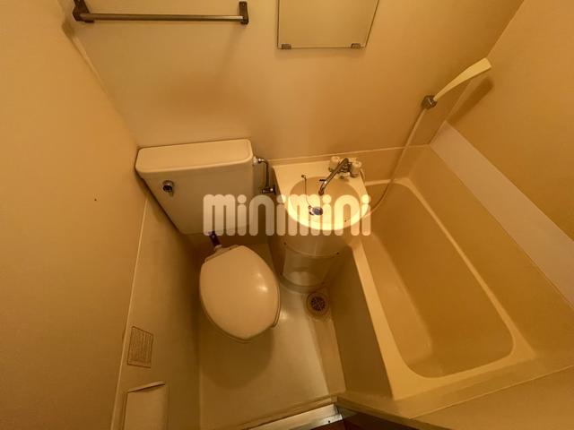 ����9