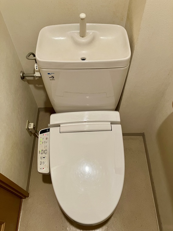 ����4