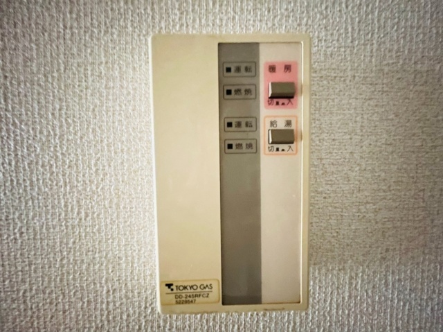 ����20