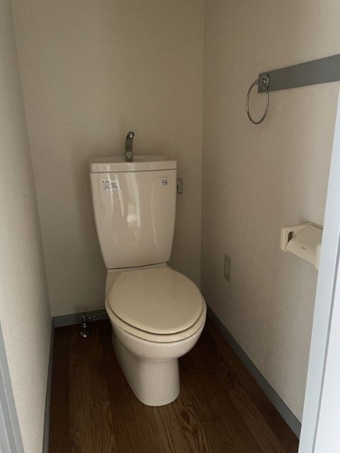 ����4