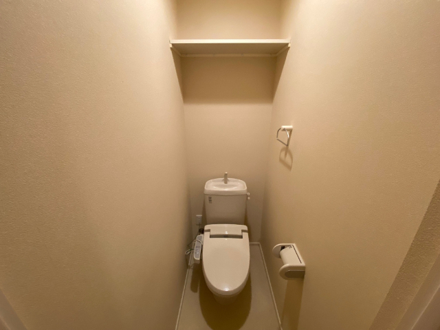 ����4