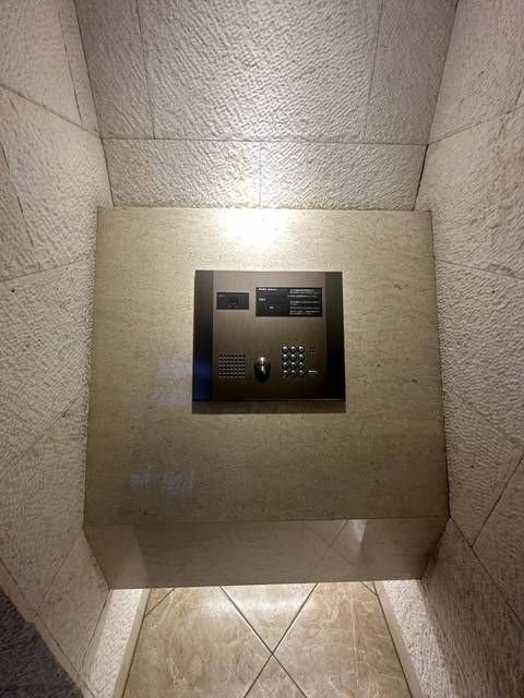 ����11