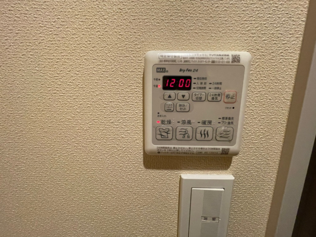 ����18