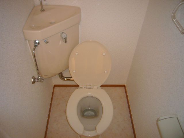 ����4