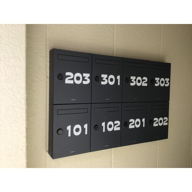 ����12
