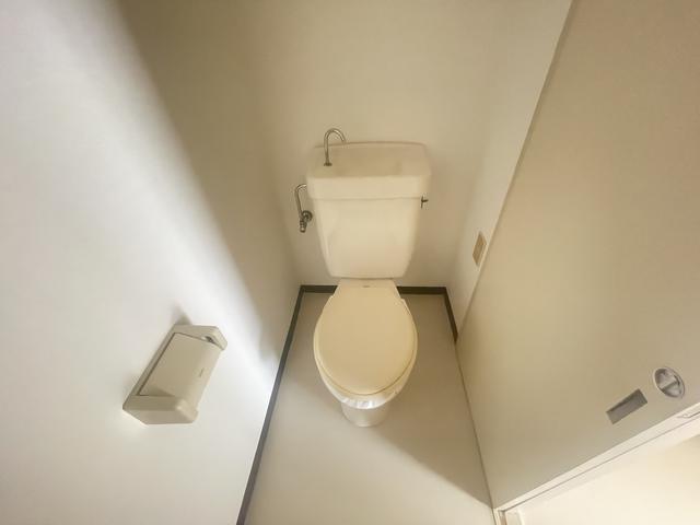 ����9