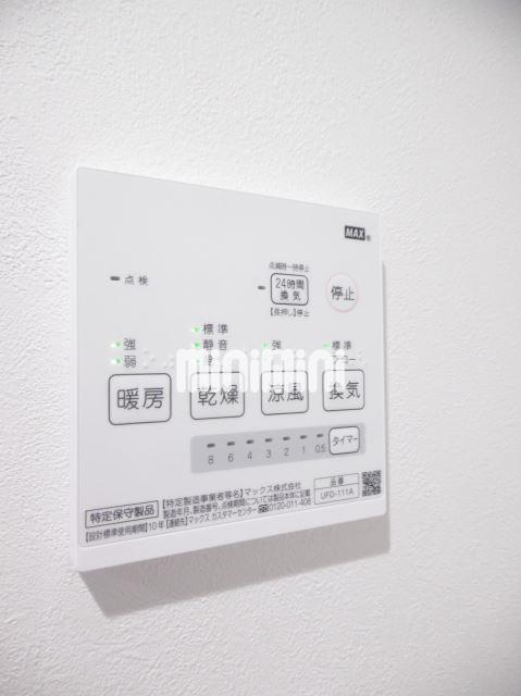 ����16