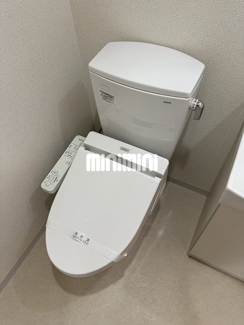 ����4