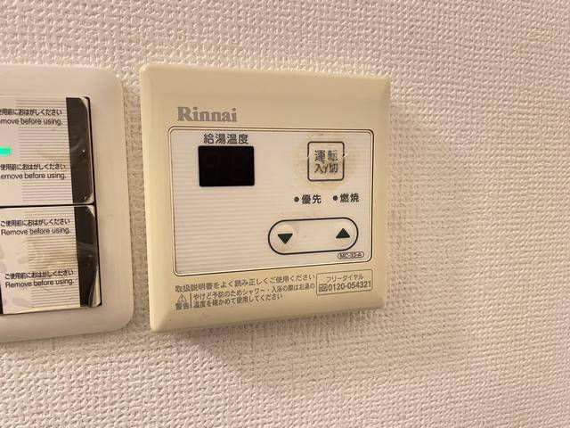 ����17