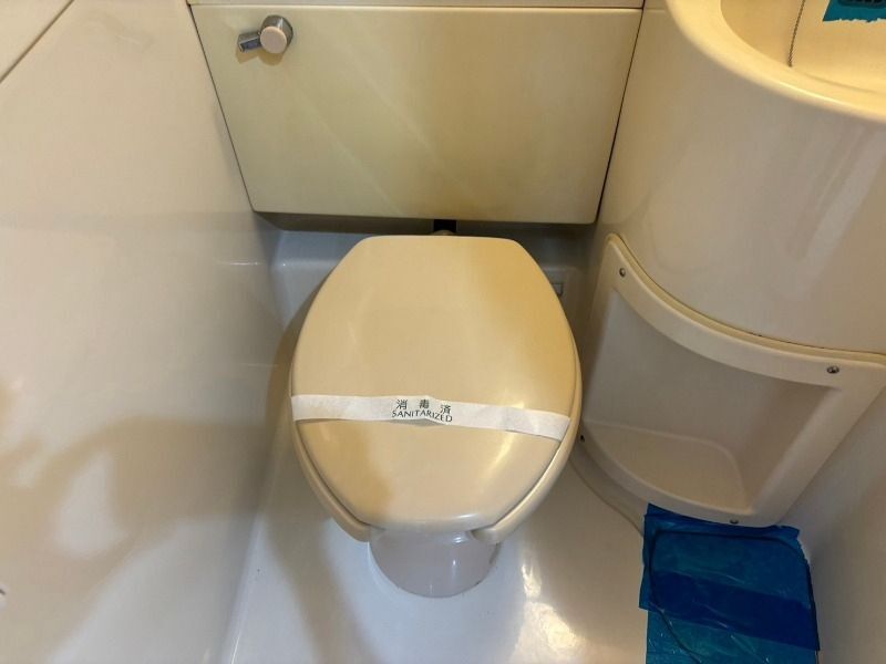 ����4