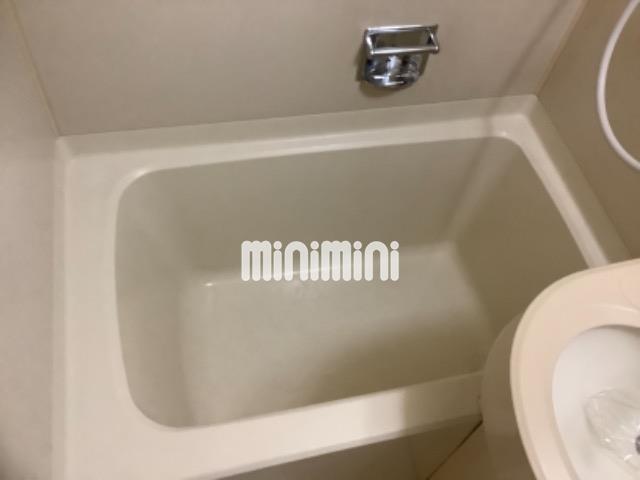 ����3