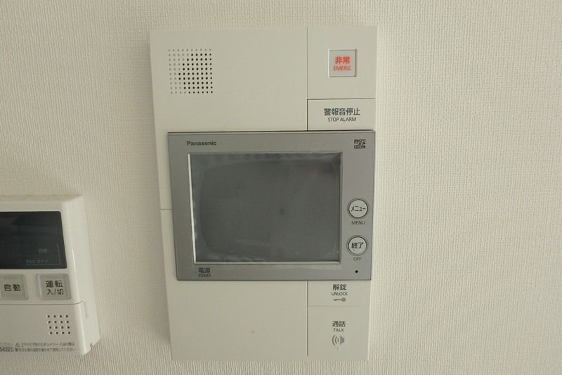 ����9