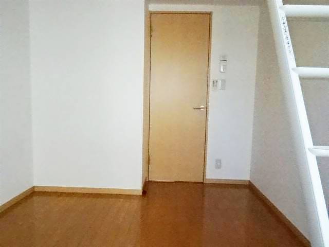 ����2