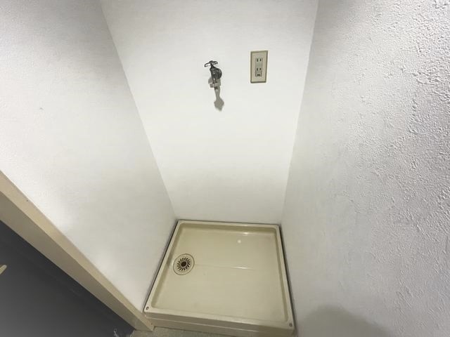 ����4