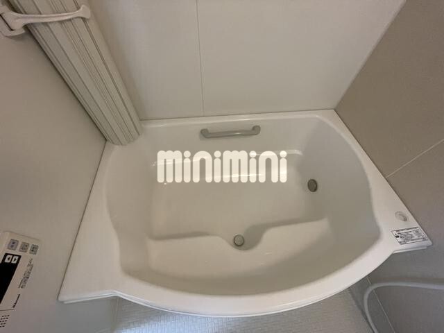����18