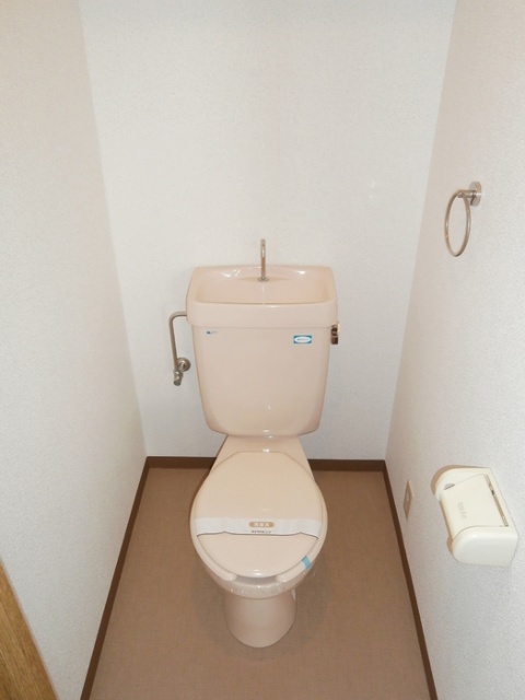 ����4