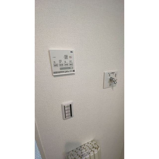 ����24