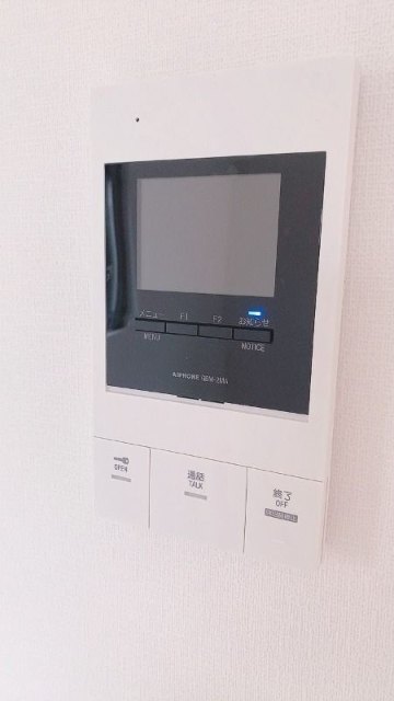 ����9