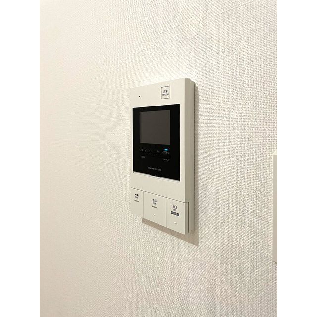 ����8