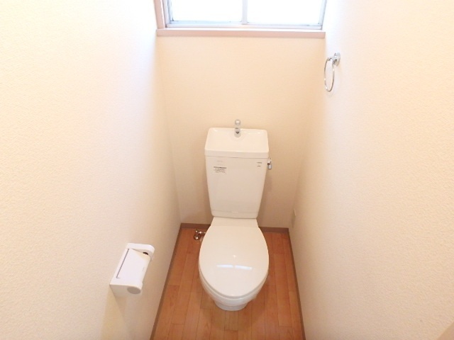 ����4