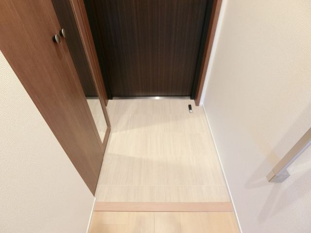����8