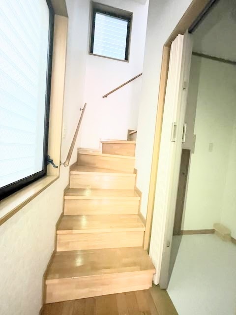 ����15