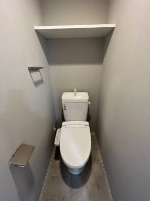 ����4