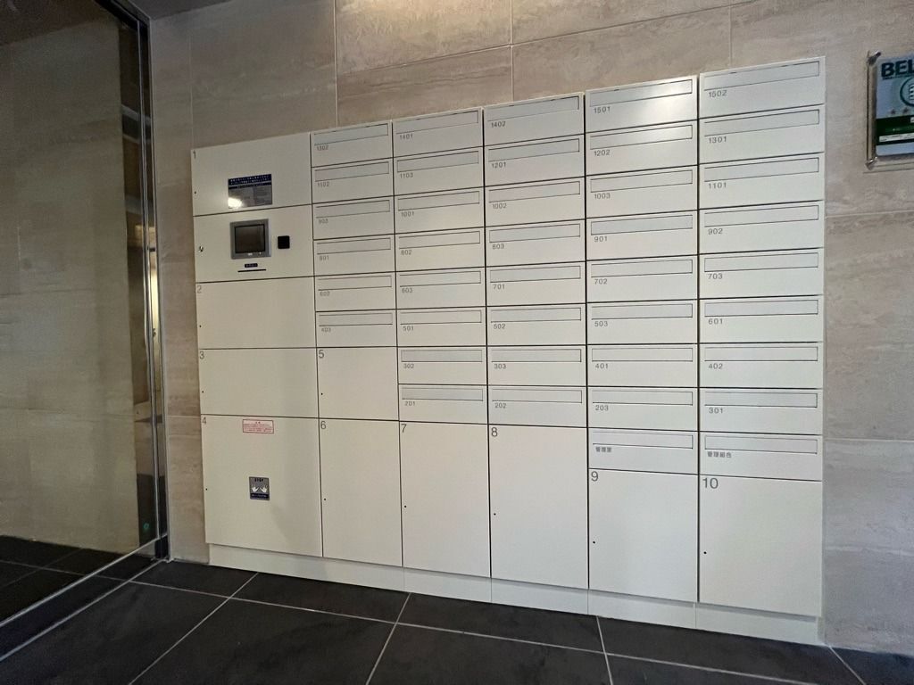 ����12
