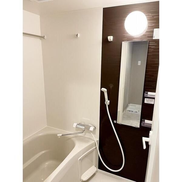 ����3