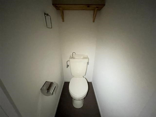 ����4