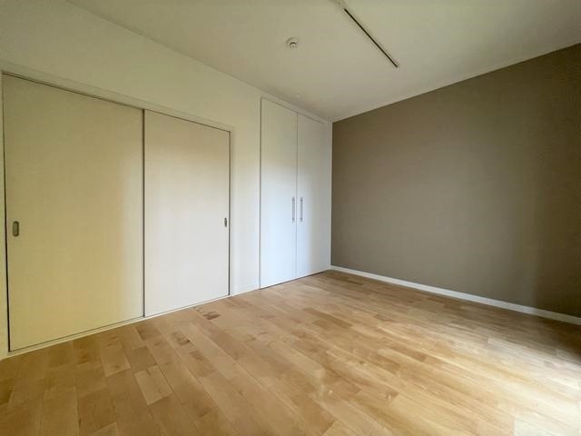 ����14
