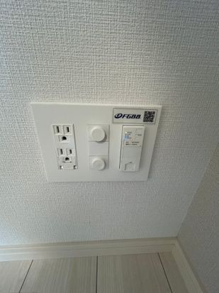 ����13