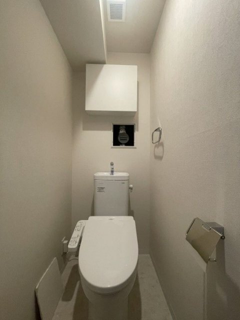 ����4