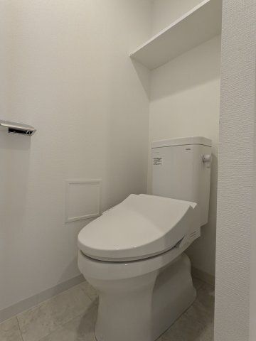 ����4