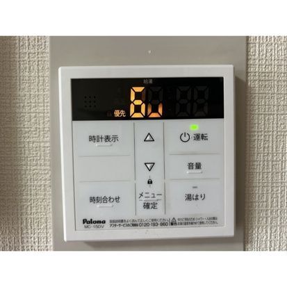 ����15