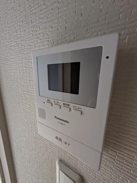 ����7