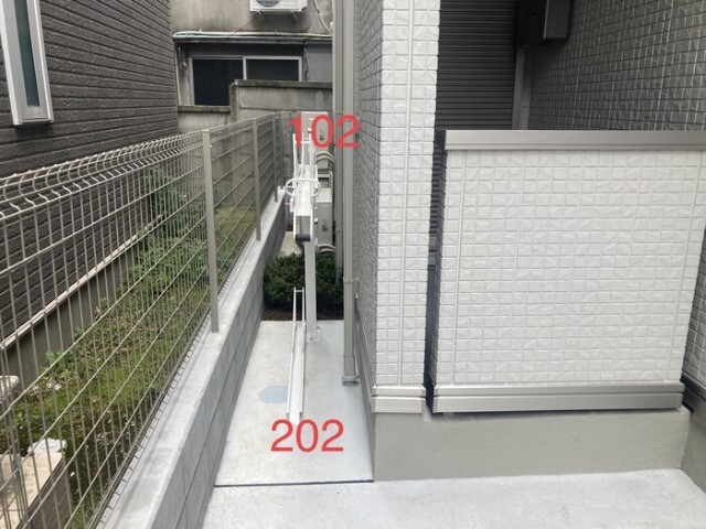 ����17
