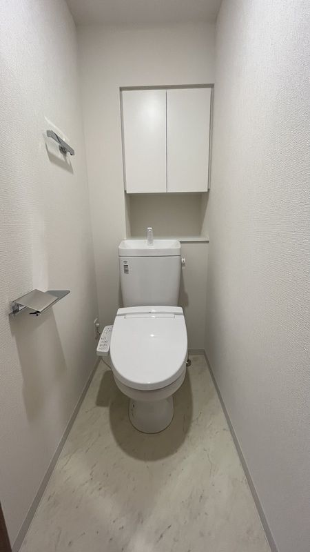����4