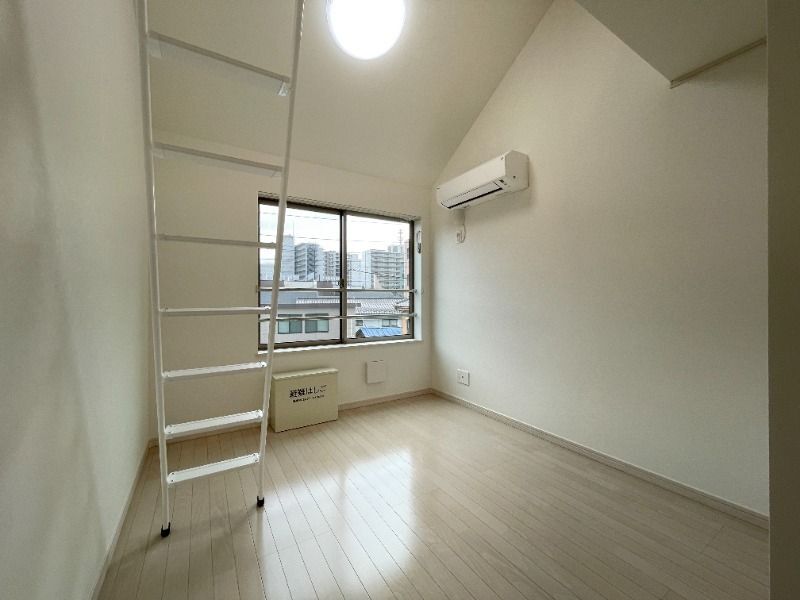 ����13