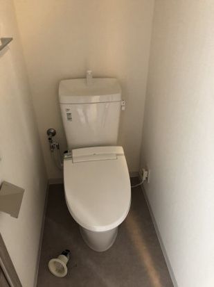����4