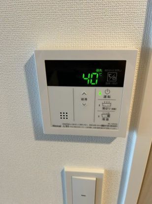 ����9